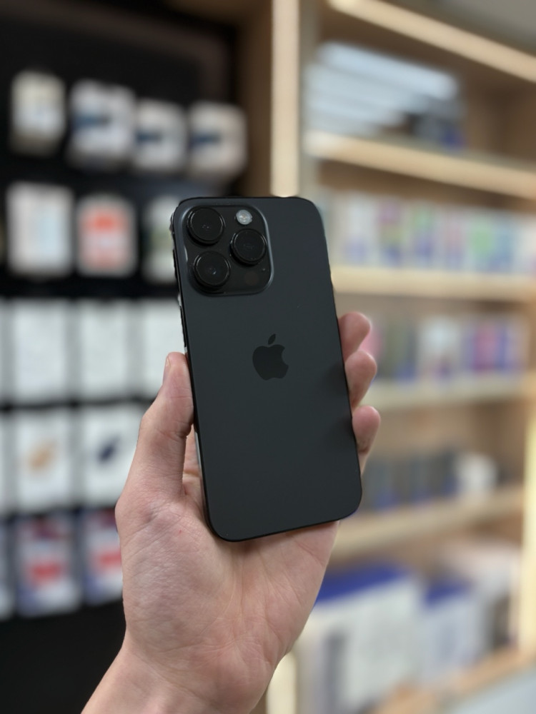 Б/у Смартфон Apple iPhone 14 Pro 256GB Черный купить в Саратове