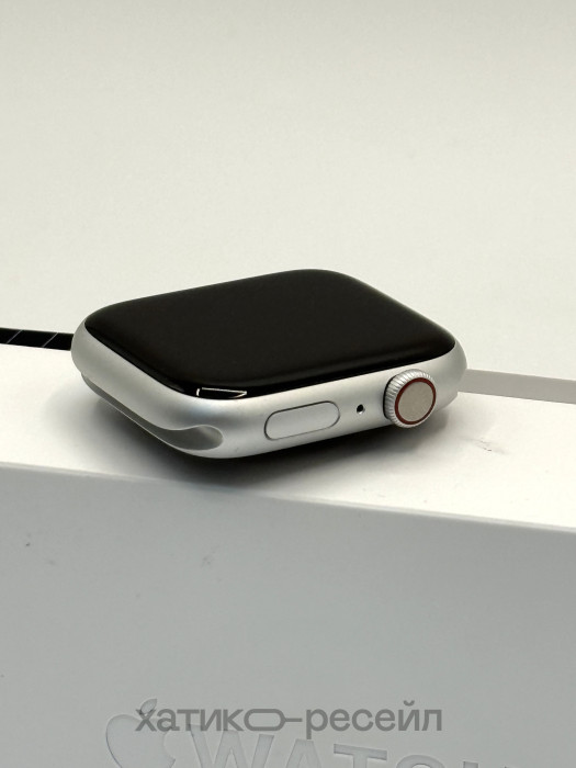 Уценка Умные часы Apple Watch Series 8 45mm GPS Silver Aluminum Case with Sport Band White