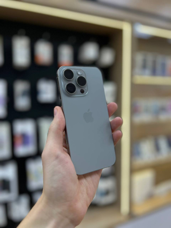 Б/У Смартфон Apple iPhone 16 Pro 256GB Натуральный Титан