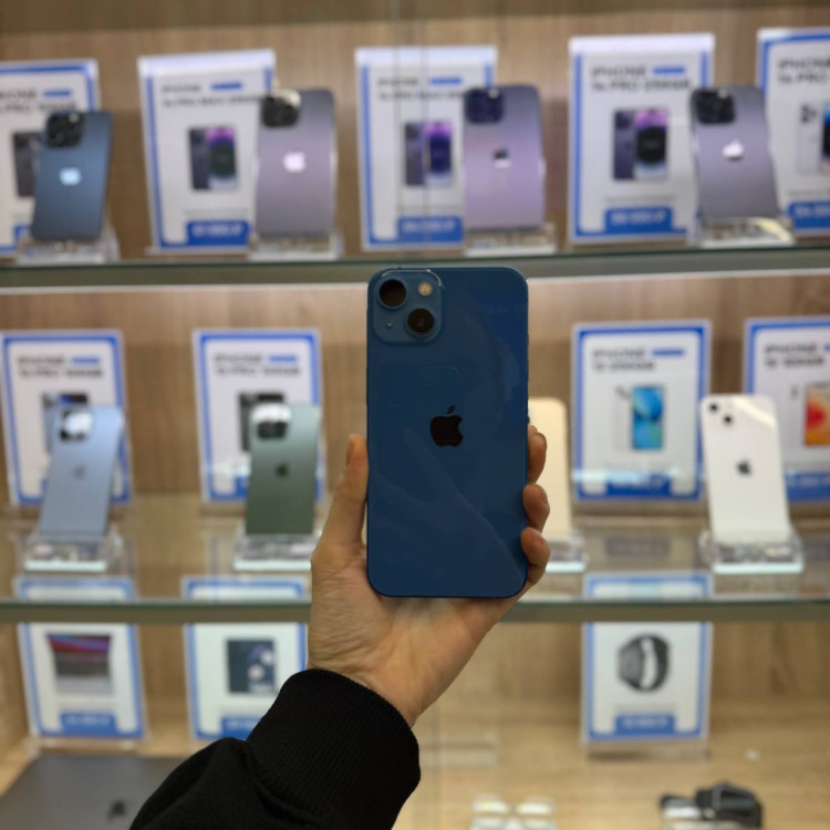 Б/у iPhone 13 128GB Синий EU
