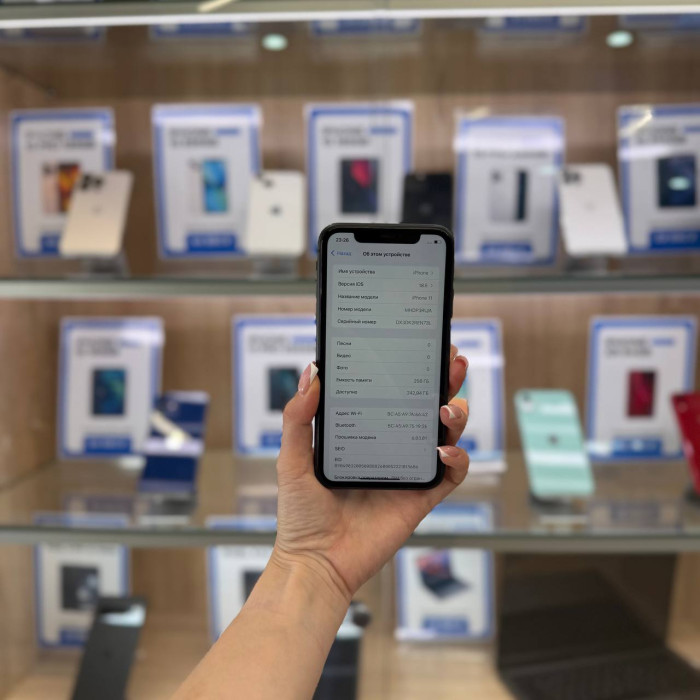 Б/у Смартфон Apple iPhone 11 256GB Black | Фото 2 из 5