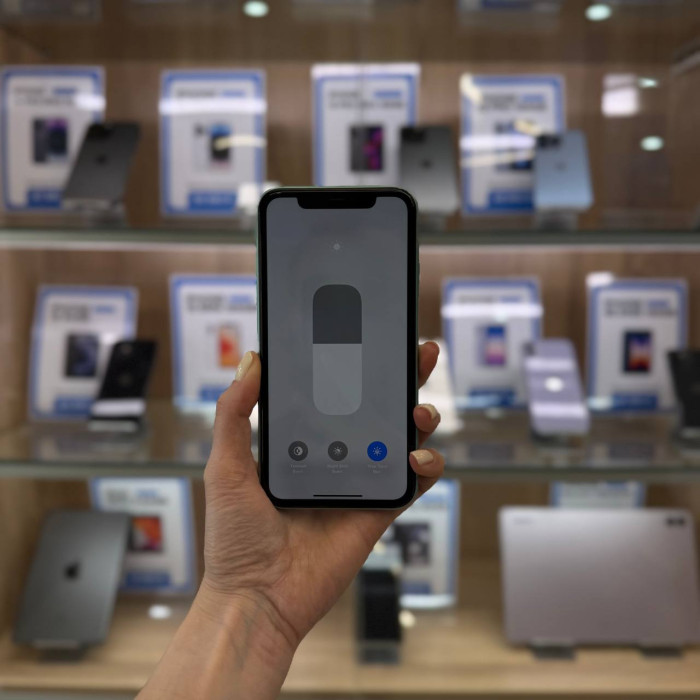 Б/у Смартфон Apple iPhone 11 64GB Зеленый | Фото 3 из 5