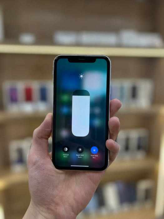 Б/у Смартфон Apple iPhone 11 64GB Белый RU