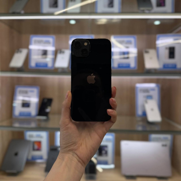 Б/У iPhone 13 128GB Midnight RU | Фото 1 из 5