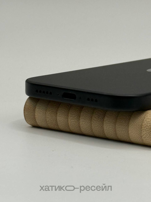 Б/у Смартфон Apple iPhone 15 128GB Black Dual-sim | Фото 4 из 5