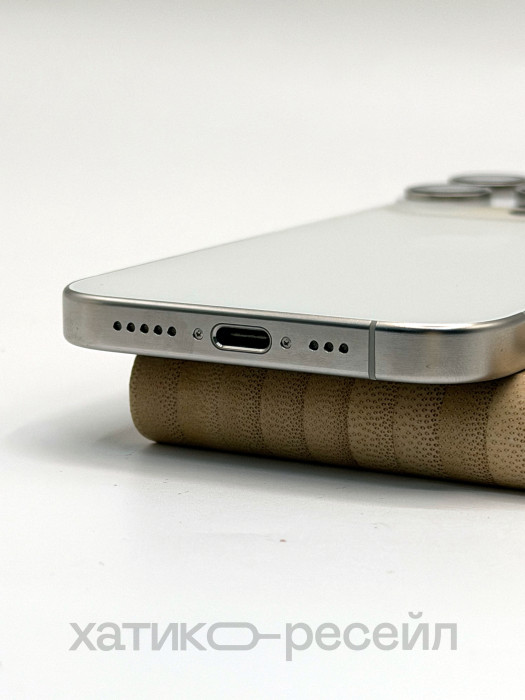 Б/у Смартфон Apple iPhone 15 Pro 128GB White Titanium (Белый Титан)