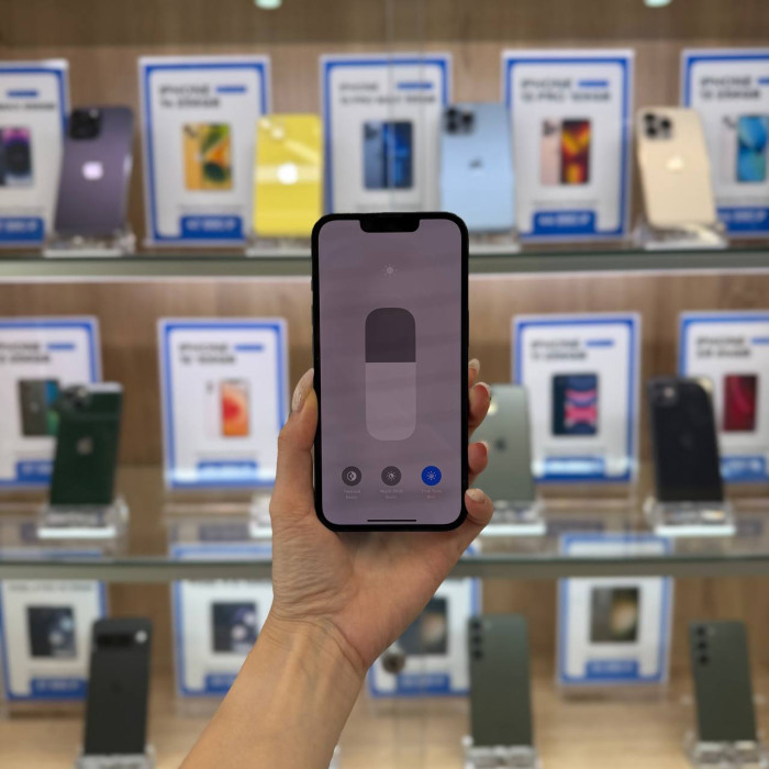 Б/у Смартфон Apple iPhone 13 128GB Midnight | Фото 2 из 3