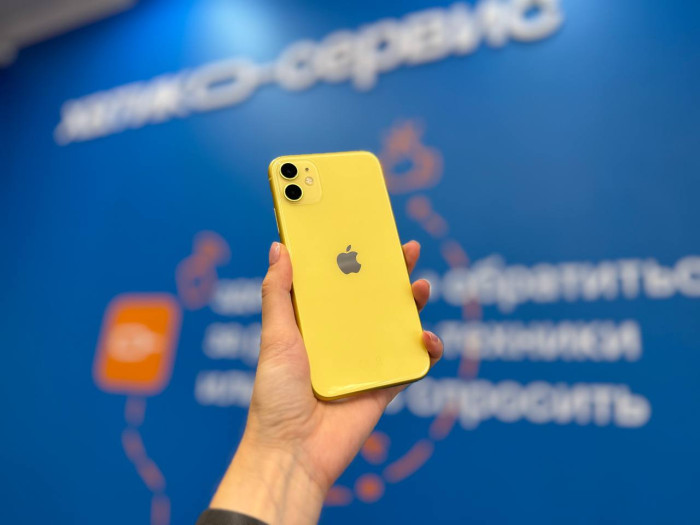 Б/у Смартфон Apple iPhone 11 64GB Желтый
