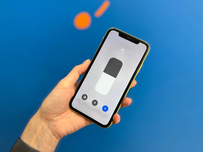 Б/у Смартфон Apple iPhone 11 64GB Желтый