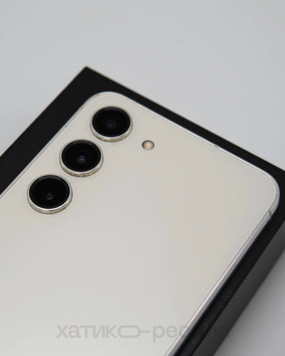 Б/у Смартфон Samsung Galaxy S23 8/256GB Бежевый