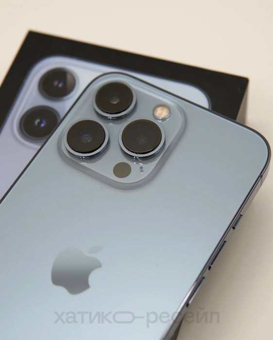 Б/у Смартфон Apple iPhone 13 Pro 128GB Небесно-голубой (Sierra Blue)