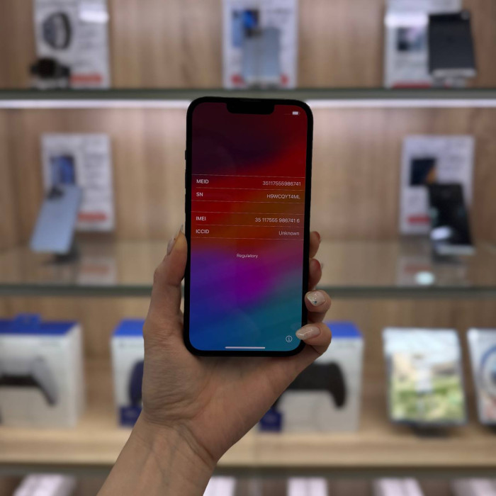 Уценка Смартфон Apple iPhone 13 128GB Темная ночь (Midnight) | Фото 2 из 2