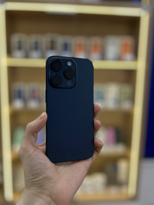 Б/У Смартфон Apple iPhone 15 Pro 256GB Синий (Blue Titanium) nano SIM + eSIM