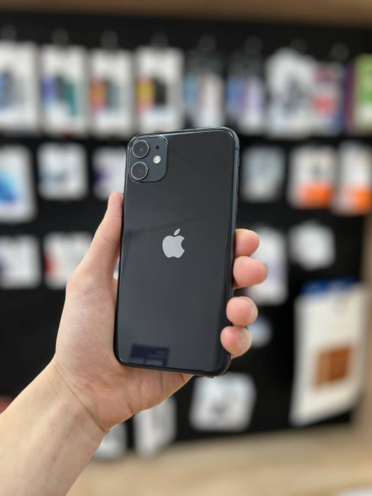 Б/у Смартфон Apple iPhone 11 64GB Черный RU