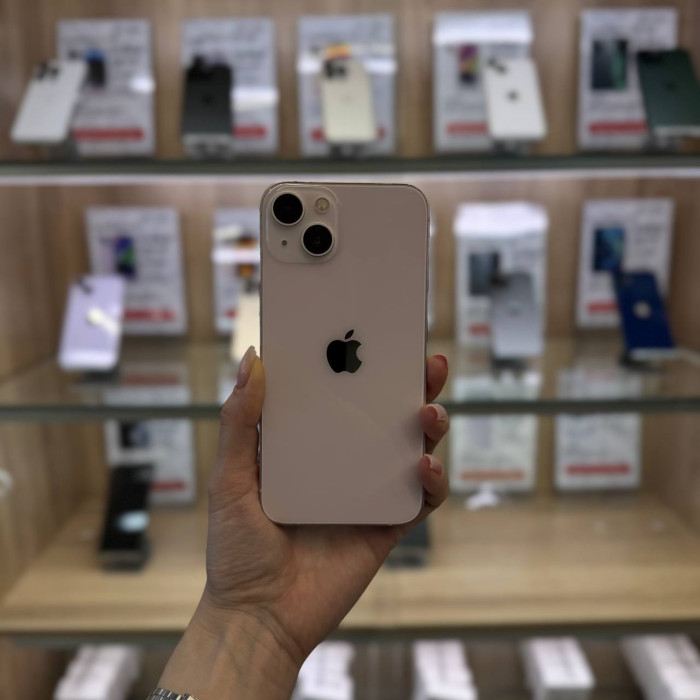 Б/у Смартфон Apple iPhone 13 128GB Розовый | Фото 1 из 5