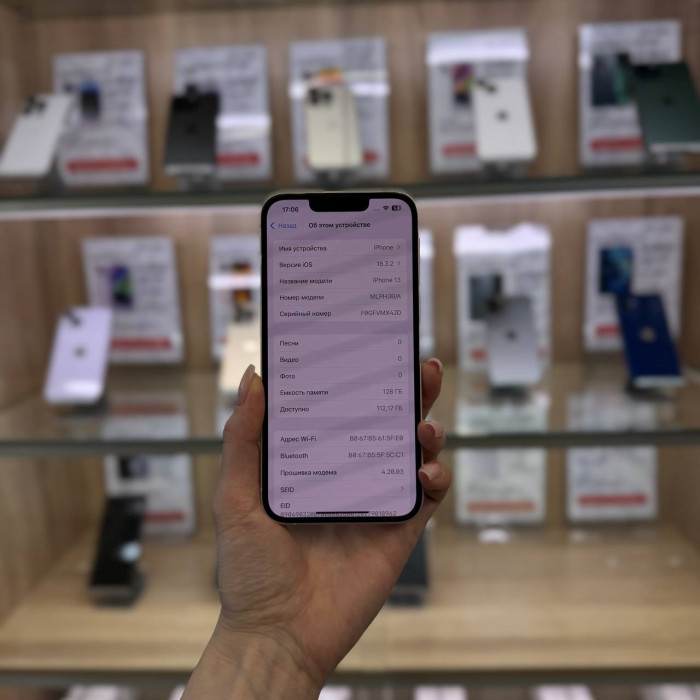 Б/у Смартфон Apple iPhone 13 128GB Розовый | Фото 2 из 5