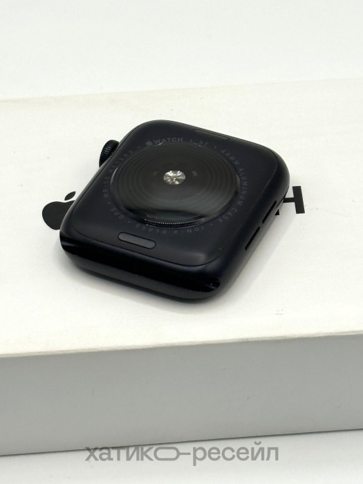 Б/У Умные часы Apple Watch SE 2022 44mm Aluminum Case with Sport Band Черный | Фото 4 из 5