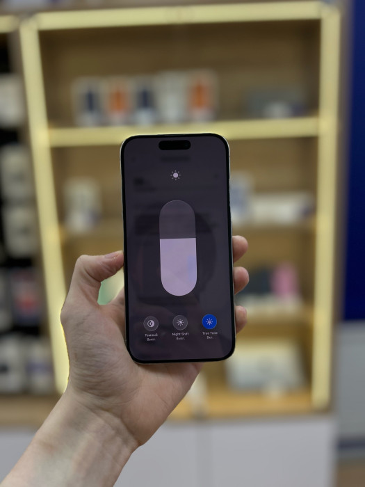 Б/у Смартфон Apple iPhone 15 Pro 256GB White