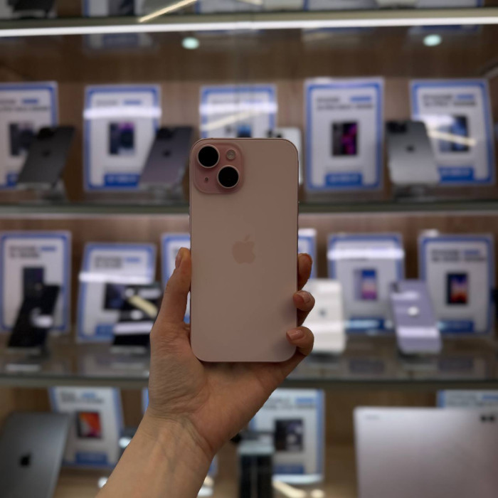 Уценка Смартфон Apple iPhone 15 256GB Розовый (Pink) nano SIM + eSIM | Фото 1 из 2