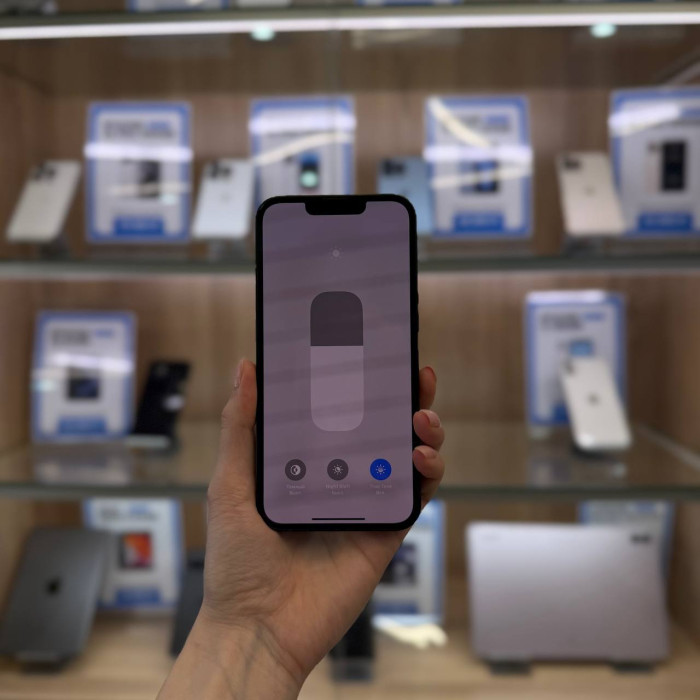 Б/у Смартфон Apple iPhone 13 128GB Green | Фото 3 из 5