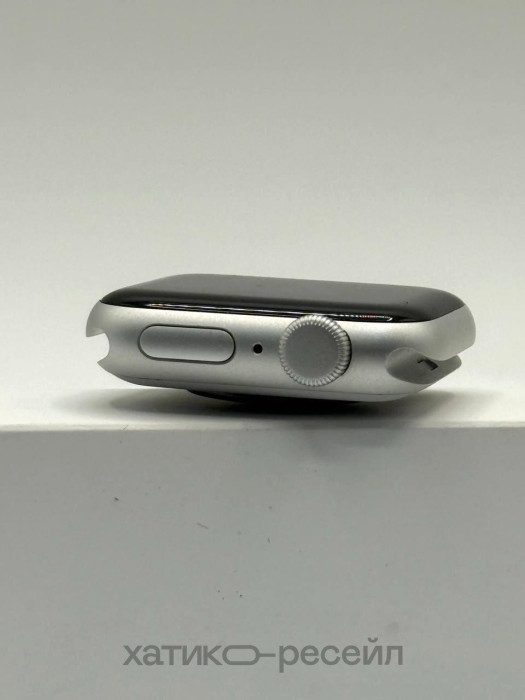 Б/у Умные часы Apple Watch SE (Gen 2) 40mm Silver