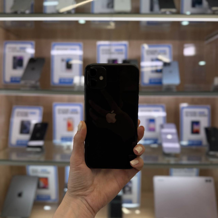 Б/у Смартфон Apple iPhone 11 64GB Черный RU
