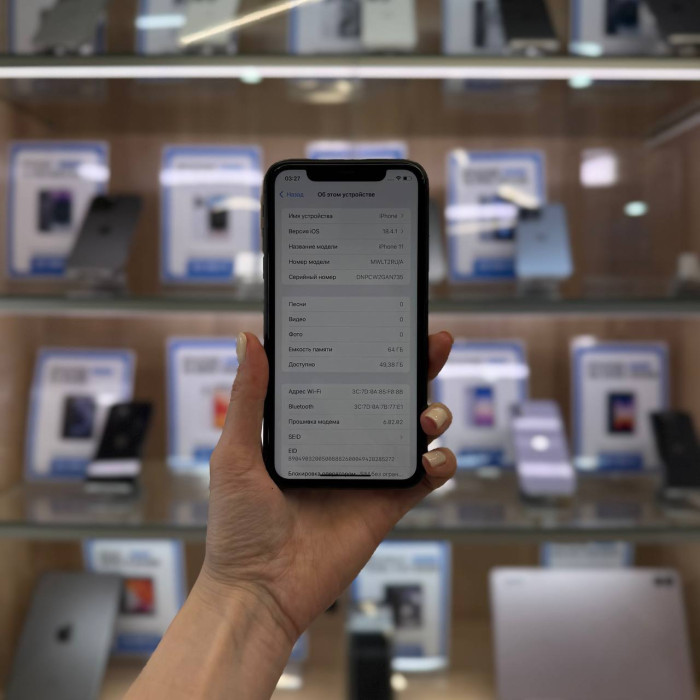 Б/у Смартфон Apple iPhone 11 64GB Черный RU