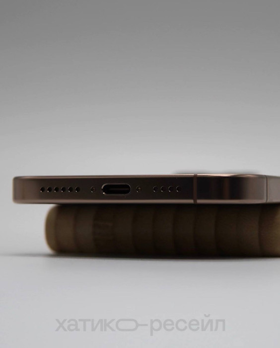 Б/У Смартфон Apple iPhone 16 Pro Max 256GB Пустынный титан