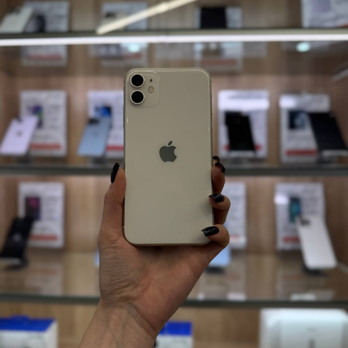 Б/у Смартфон Apple iPhone 11 64GB White RU