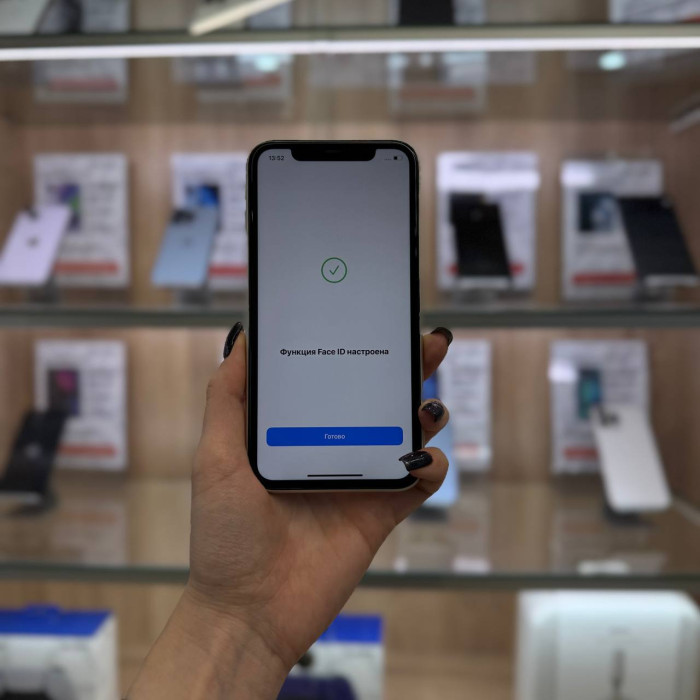 Б/у Смартфон Apple iPhone 11 64GB White RU