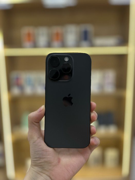 Б/у Смартфон Apple iPhone 15 Pro 128GB Black Titanium