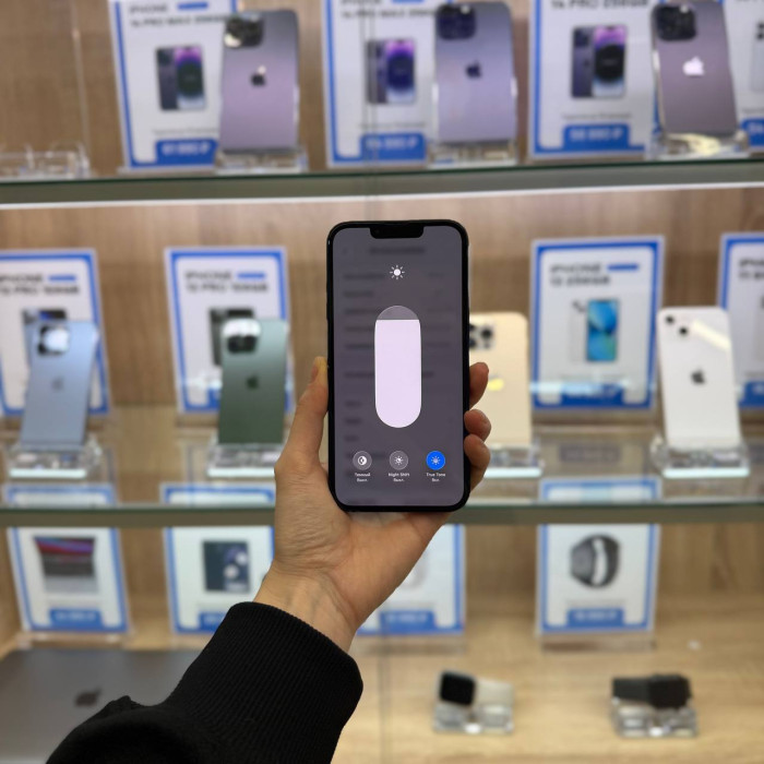 Б/у Смартфон Apple iPhone 13 256GB Темная Ночь EU