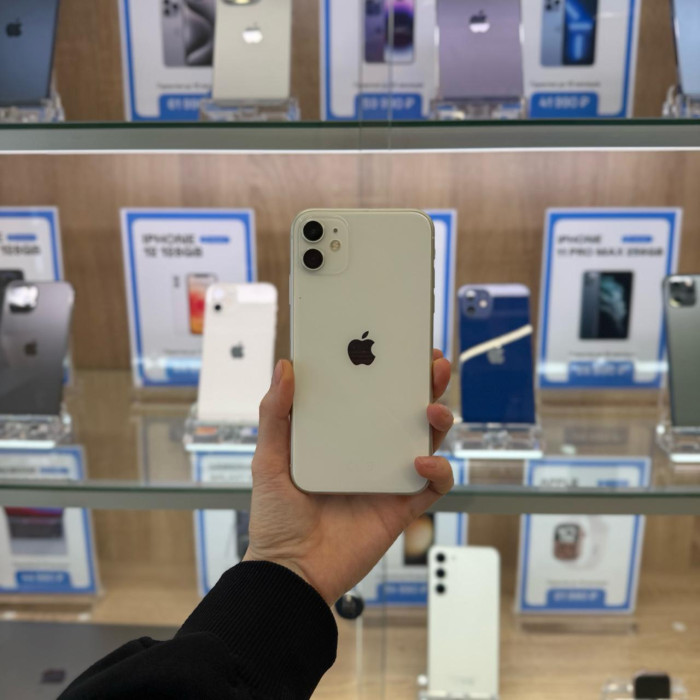 Б/у Смартфон Apple iPhone 11 128GB Белый RU
