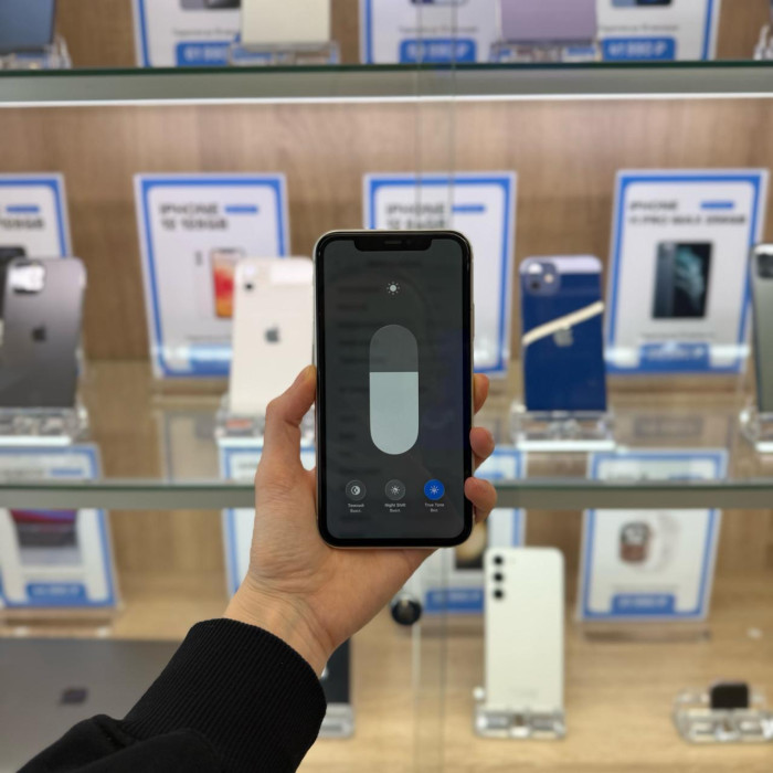 Б/у Смартфон Apple iPhone 11 128GB Белый RU