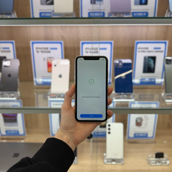 Б/у Смартфон Apple iPhone 11 128GB Белый RU
