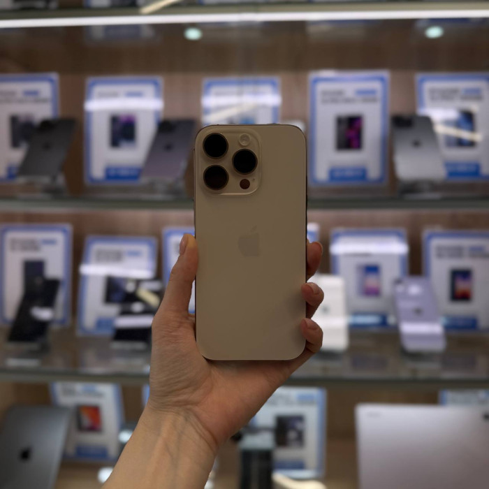 Уценка Смартфон Apple iPhone 16 Pro 128GB Пустынный титан (Desert Titanium) nano SIM + eSIM | Фото 1 из 5