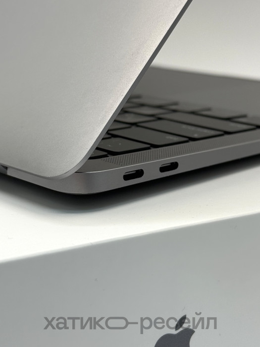 Уценка Ноутбук Apple MacBook Air 13 Late 2020 MGN63 (Apple M1, 8GB/256GB) Серый космос | Фото 3 из 4