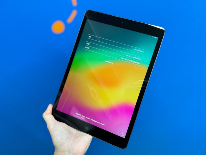 Уценка Планшет Apple iPad (2021) 64GB Wi-Fi + Cellular Серый космос | Фото 2 из 2