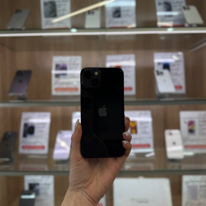 Б/у Смартфон Apple iPhone 13 128GB Темная ночь | Фото 1 из 5