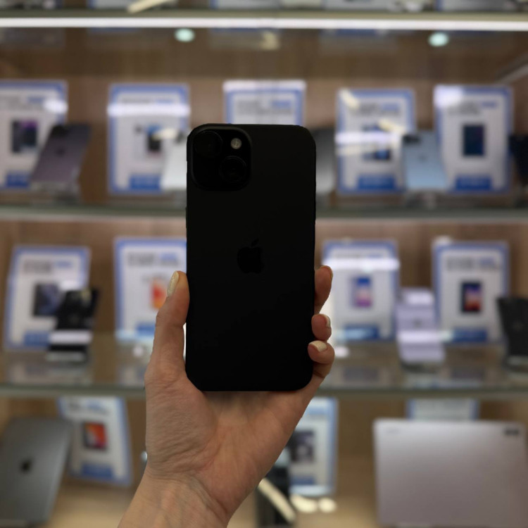 Б/у Смартфон Apple iPhone 15 128GB Black (Черный)