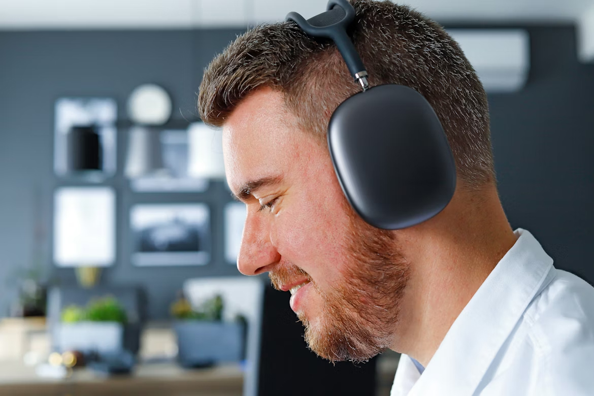 Apple AirPods Max - наушники